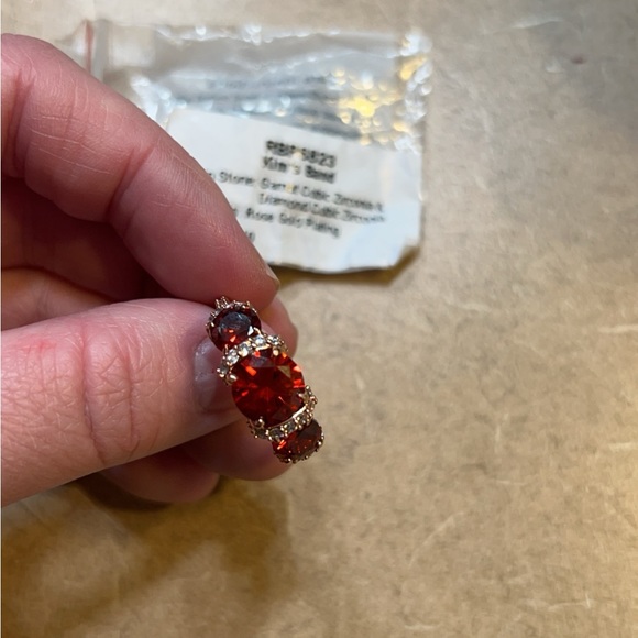 Beautiful Size 11 Women’s Ring - Picture 4 of 5